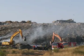 Vatrogasci i dalje u borbi s požarom na zadarskom deponiju: Zapovijednik otkrio najveći izazov