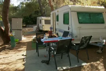 Šok za turiste na Jadranu! Inspekcija zatvorila dva kampa, turisti zgroženi: 'Plačemo danima'