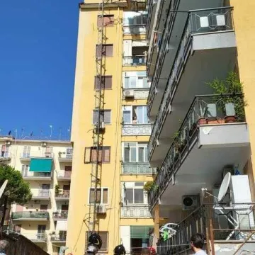 Trojica radnika pala sa šestog kata i na mjestu umrla: 'Tijela su im bila gotovo zagrljena'