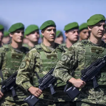 Doznajemo najnovije detalje vojnog mimohoda, bit će jedna promjena: 'Putin se ne vozi, Macron se vozi...'
