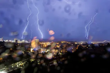 Posljedice nevremena: Voda ulazila u kuće, grom izazvao kvarove, padala stabla