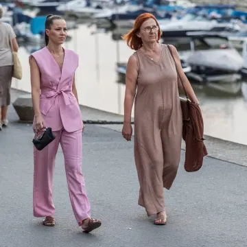 Odmjerena i elegantna: Dama u rozom izazvala divljenje prolaznika na ulicama Osijeka