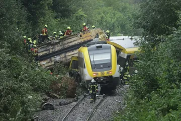 Odron izbacio vlak iz tračnica: Troje mrtvih, 50 ozlijeđenih! Spasilačke službe čeka duga noć, na terenu i vojska