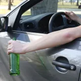 'Mrtav' pijan sletio autom s ceste: Dva puta se vraćao na cestu, pa ponovno sletio i udario u betonski stup