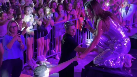 Nije se mogla suzdžati: Severina se rasplakala na koncertu, a ono što je uslijedilo sve je dirnulo