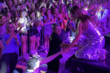 Nije se mogla suzdžati: Severina se rasplakala na koncertu, a ono što je uslijedilo sve je dirnulo