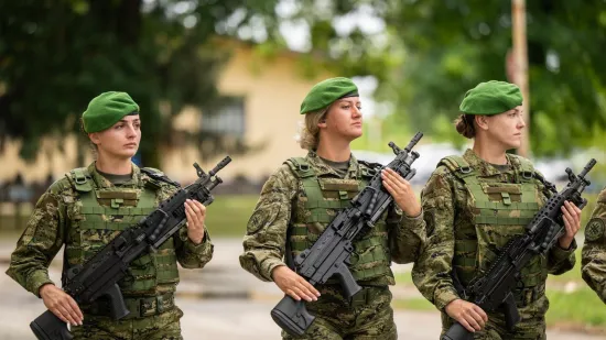 Opake hrvatske vojnikinje pred Anušićem pokazale kako se to radi