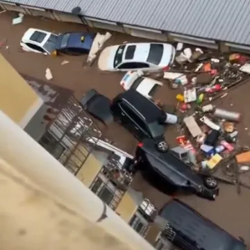 Obilne kiše odnijele 30 života, šire se stravične snimke