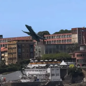 Zamalo se s borbenim zrakoplovom zabio u gledatelje na plaži, spriječio je tragediju u zadnji čas!