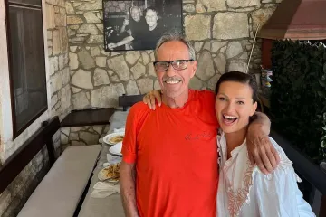 Nina Badrić stigla u Velu Luku i požurila u konobu Bata: 'Da je Oliver živ, sve bi ovo zatvorio'