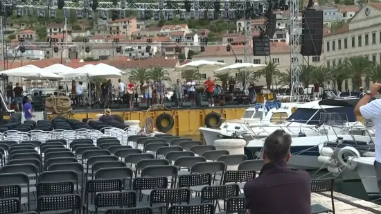 Vela Luka je preplavljena ljubavlju za Olivera: Evo što je prethodilo 'Tragu u beskraju'