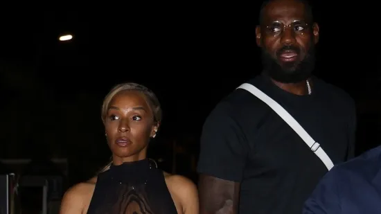 LeBron u drugom planu, njegova supruga je obukla prozirnu haljinu: 'Sve je pokazala!'