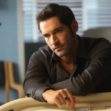 Tko je Tom Ellis, tiha patnja žena diljem svijeta? Odrastao je okružen vjerom, a poslovno je Lucifer