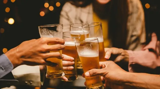 Koji znak je vaš idealan partner za odlazak na pivo? Otkrijte i proslavite skupa ovaj Međunarodni dan