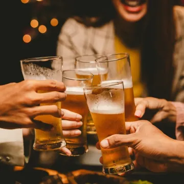 Koji znak je vaš idealan partner za odlazak na pivo? Otkrijte i proslavite skupa ovaj Međunarodni dan