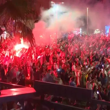 Tisuće kao jedno: Vela Luka pjesmom obilježila sedam godina od smrti Olivera