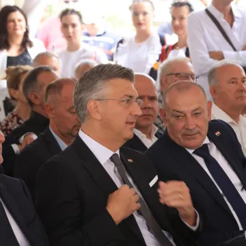 Premijer tvrdi da Hrvatska ne trguje oružjem: Hoće li po prvi put okrenuti leđa Netanyahu?