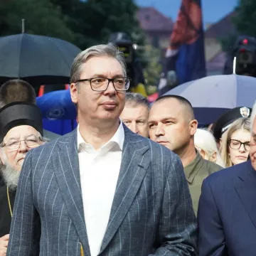Tisuće Srba se okupilo, Vučić zagrmio: 'Više nikad i nikome neće uspjeti nijedna Oluja'
