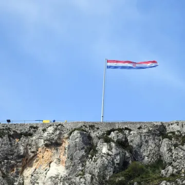 Prošlo je 30 godina otkad se na tvrđavi zavijorila hrvatska zastava: U Kninu se očekuju tisuće ljudi