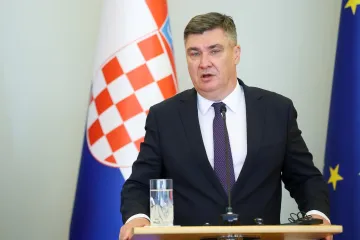 Milanović odlikovao i promaknuo nove pripadnike Oružanih snaga, pogledajte cijeli popis
