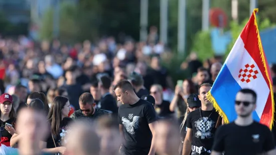 Ovo se zaista rijetko viđa: Horda ljudi spremno korača k sinjskom Hipodromu