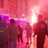 Uz bengalke i pjesmu, feštalo se sinoć i po sinjskim ulicama: Prolom oblaka i odgođena Alka nisu omeli veselje