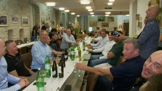 Nebo se otvorilo, trkalište postalo kaljuža, ali to nije omelo Sinjane: Feštalo se do kasno u noć