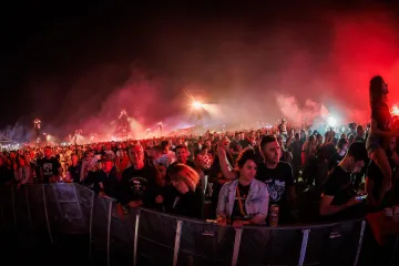 Nakon turbulentnog početka koncerta, publika uglas pjevala 'Dolazak Hrvata'