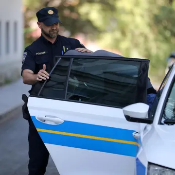Poznati pjevač prijetio, ponižavao i djetetu pokazivao spolovilo: Optužnica otkriva zastrašujuće detalje