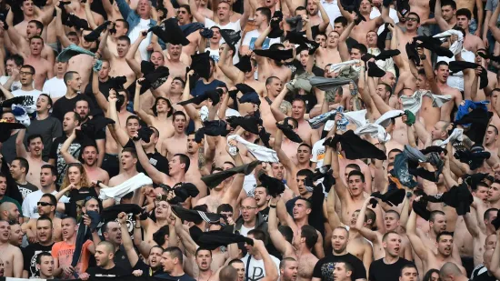 Brutalno ga pretukli palicama, u teškom je stanju - Partizan se obrušio: 'Ovo je zločin!'