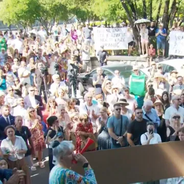 Splićani su bijesni: Prijete novim prosvjedom ako brod s azbestom ne napusti luku