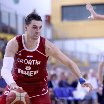 Hrvatski košarkaši slabo počeli pa se probudili, stotka za početak kvalifikacija