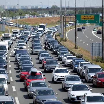 Skoro dva milijuna vozila više na autocestama nego lani: Pitali smo HAK koji je dan najbolji za krenuti na put