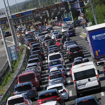 Zapalio se auto na A1! Posvuda kilometarske kolone, evo gdje je najgore