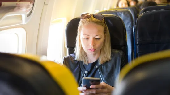 Zašto nas tjeraju da isključimo mobitele tijekom leta? Otkriveni pravi razlozi