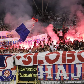 Evo kako su iz Hajduka komentirali Torcidino paljenje zastave i uzvikivanje spornih uzvika