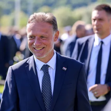 Je li moguće da Jandroković perfidno podmeće Jandrokoviću? Ne želimo banalizirati zlo, samo pitamo