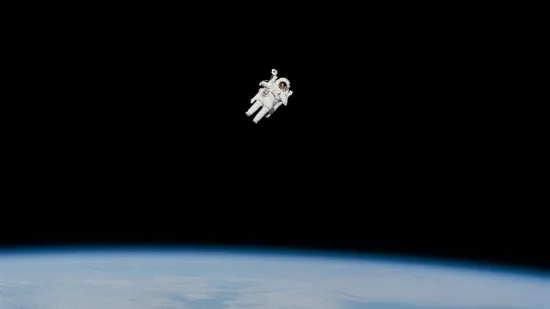Neizbrisiv simbol ljudske odvažnosti: Istinita priča iza jedne od NASA-inih 'najstrašnijih fotografija' u povijesti