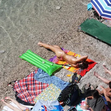 Roza bikini i brončani ten, nema tko se za njom ne bi okrenuo: Ima recept za uživanje ljeti