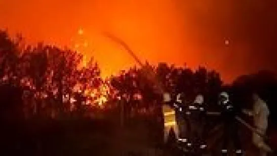 Vatra bijesni, buktinja se širi. Ljudi u očaju gledaju kako guta sve: 'Kao sudnji dan'