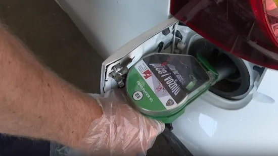 Od pumpe do pume cijena istog tanka i 11 eura jeftinija! Čak ako je i distributer isti