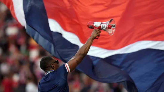 Kamere uhvatile bivšeg trenera Hajduka dok su navijači PSG-a krali šou u Udinama