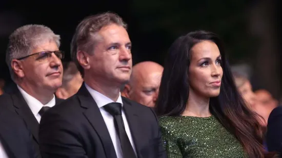 Slovenski premijer uskoro će stati na 'ludi kamen'? Već je tri godine u vezi s prelijepom Tinom