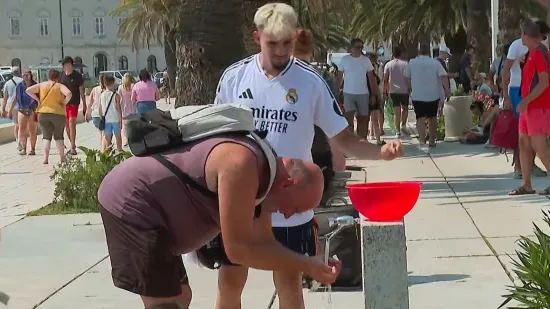Jedini spas od paklenih vrućina je klima! Turist:' Radi non-stop, gazde 'pi**e, mi ne gasimo'