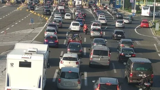 Gužve prema moru: Na Lučkom kolona od 4 kilometra, do Bosiljeva 'puževim koracima'