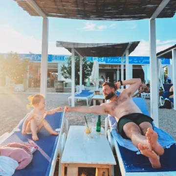 Matija Cvek podijelio fotografije s odmora: 'Godišnji s frendicom'