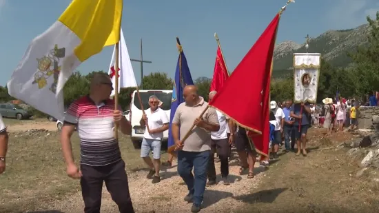 Stotine hodočasnika na stazama Velebita: Zavjet Gospi jači od umora i visina