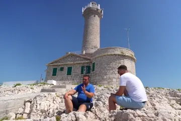 Slaviša je sam na svjetioniku sa psom Brkicom usred Jadrana: 'To je najposebniji mir'