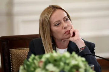 Zamjenik Meloni uputio žestoku poruku Macronu: 'Obuci pancirku, uzmi pušku i idi u Ukrajinu'