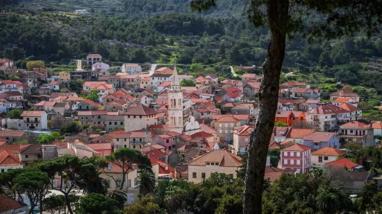 Mještani hrvatskog otoka ustali protiv hostela za 800 stranih radnika: Njihovi razlozi su jasni